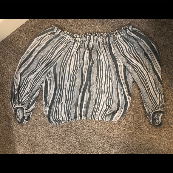 Off the shoulders Forever 21 top ! - Picture 1 of 4